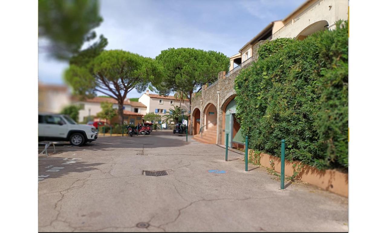 Port Cogolin, T2 calme dans belle résidence, piscine, proche St Tropez Extérieur photo